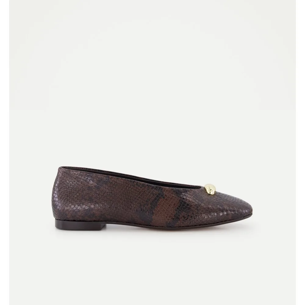 Zapato plano bailarina de mujer detalle - Latouche - FashionsVida