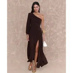 Vestido midi drapeado con hombro descubierto