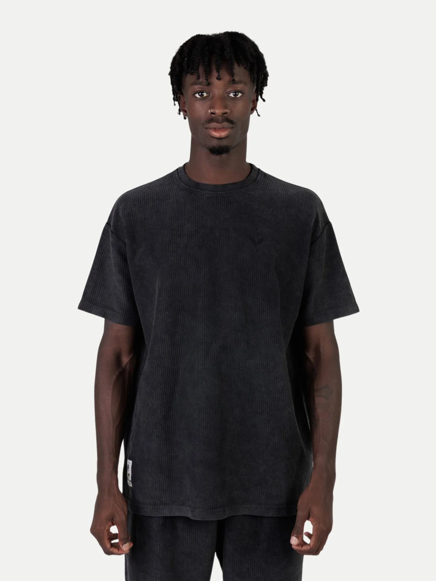 T-Shirt Stilles Cördchen Schwarz M - Kleinigkeit - FashionsVida