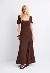 Langes, fließendes Kleid mit gekreuztem Rückendesign Braun XS