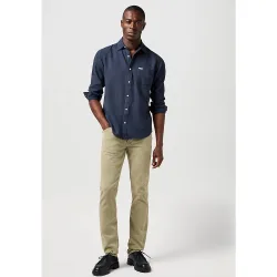 Camisa de hombre un bolsillo de corte regular