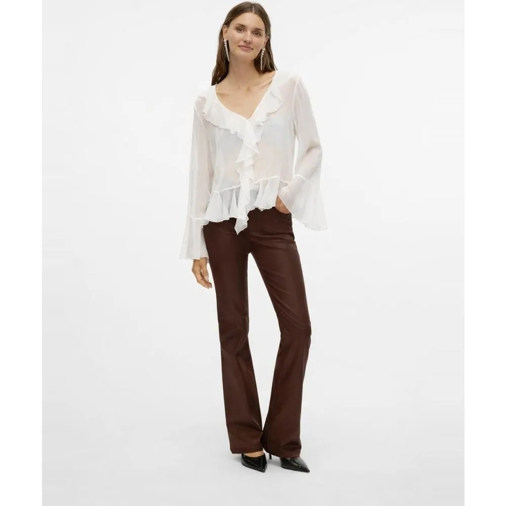 Jeans flared de mujer efecto polipiel - Vero Moda - FashionsVida