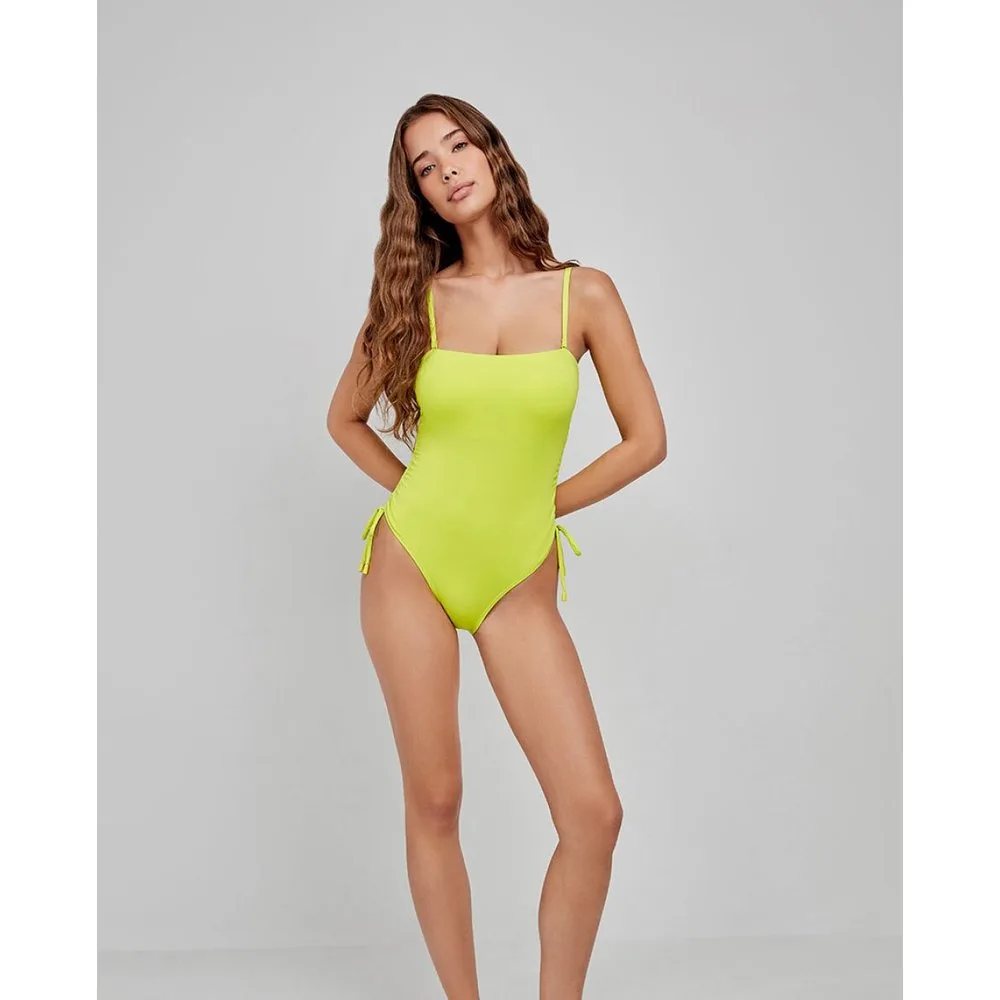 Bañador bandeau sin aro color flúor - Gisela - FashionsVida