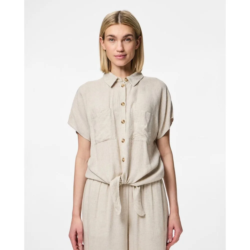 Camisa de lino y manga corta de mujer - Pieces - FashionsVida