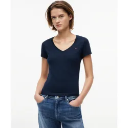 Camiseta de mujer cuello pico y fit ajustado de