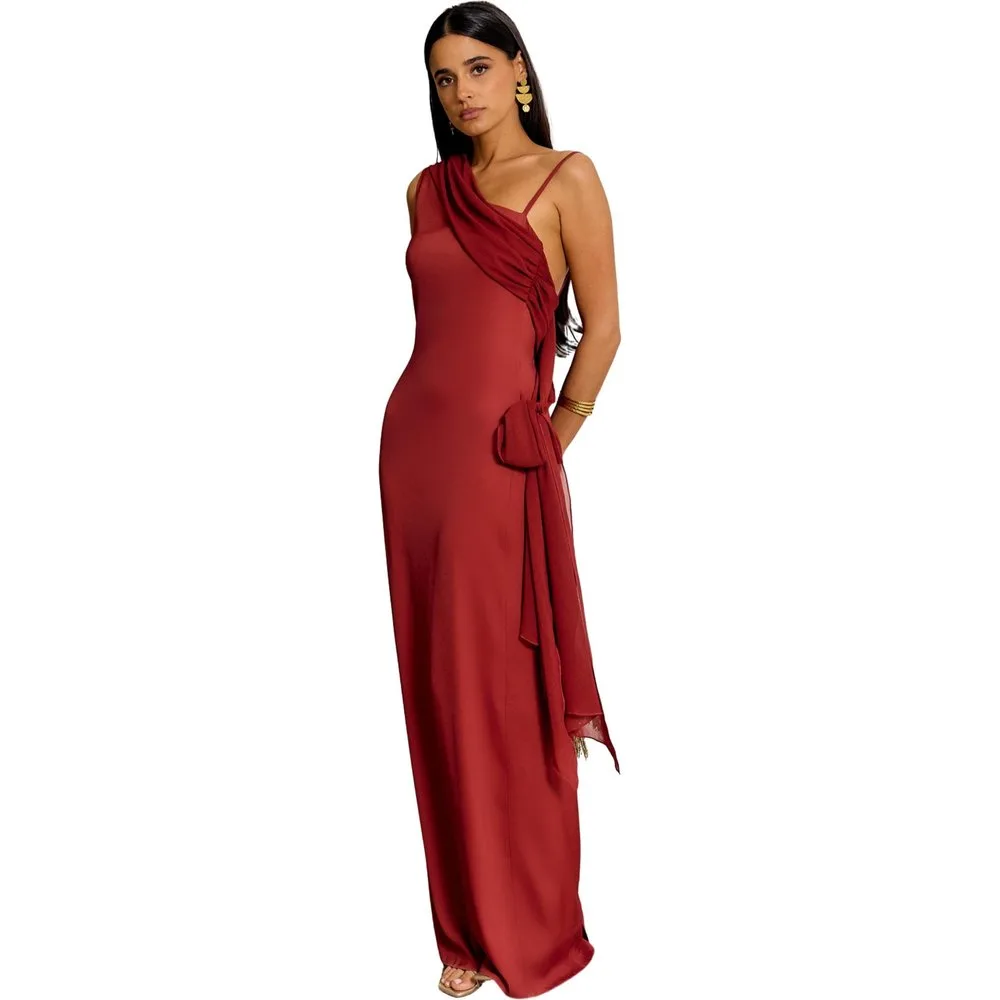 Vestido largo de corte recto con escote asimétrico - MIPHAI - FashionsVida