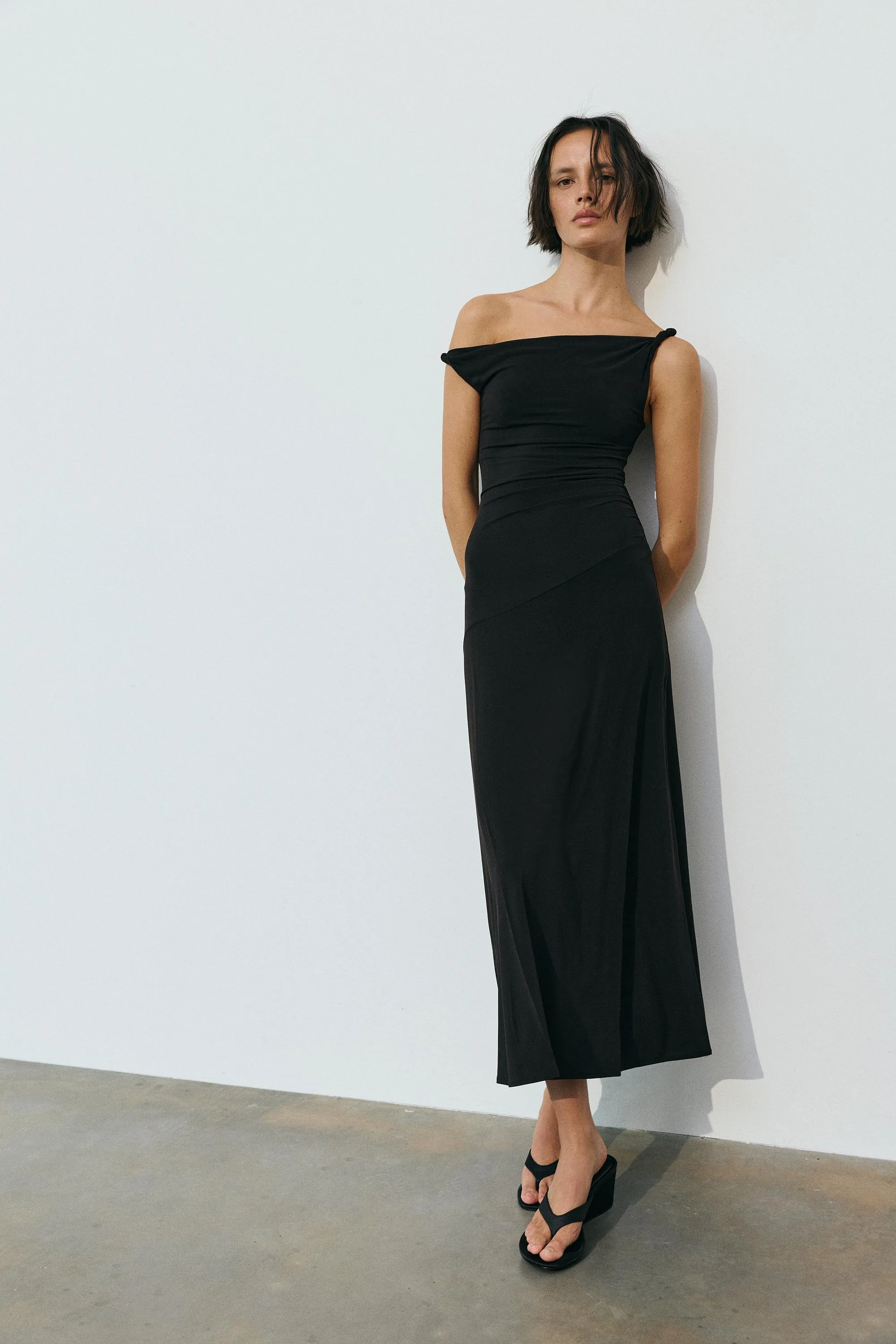 Asymmetric Midi Dress (Size: ) - Pull&bear - FashionsVida