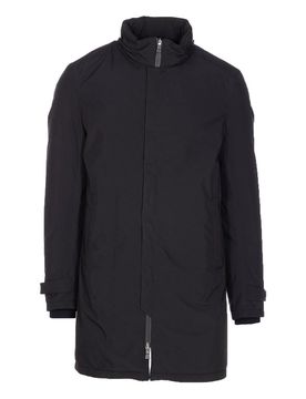 Chiusura a zip della giacca blu