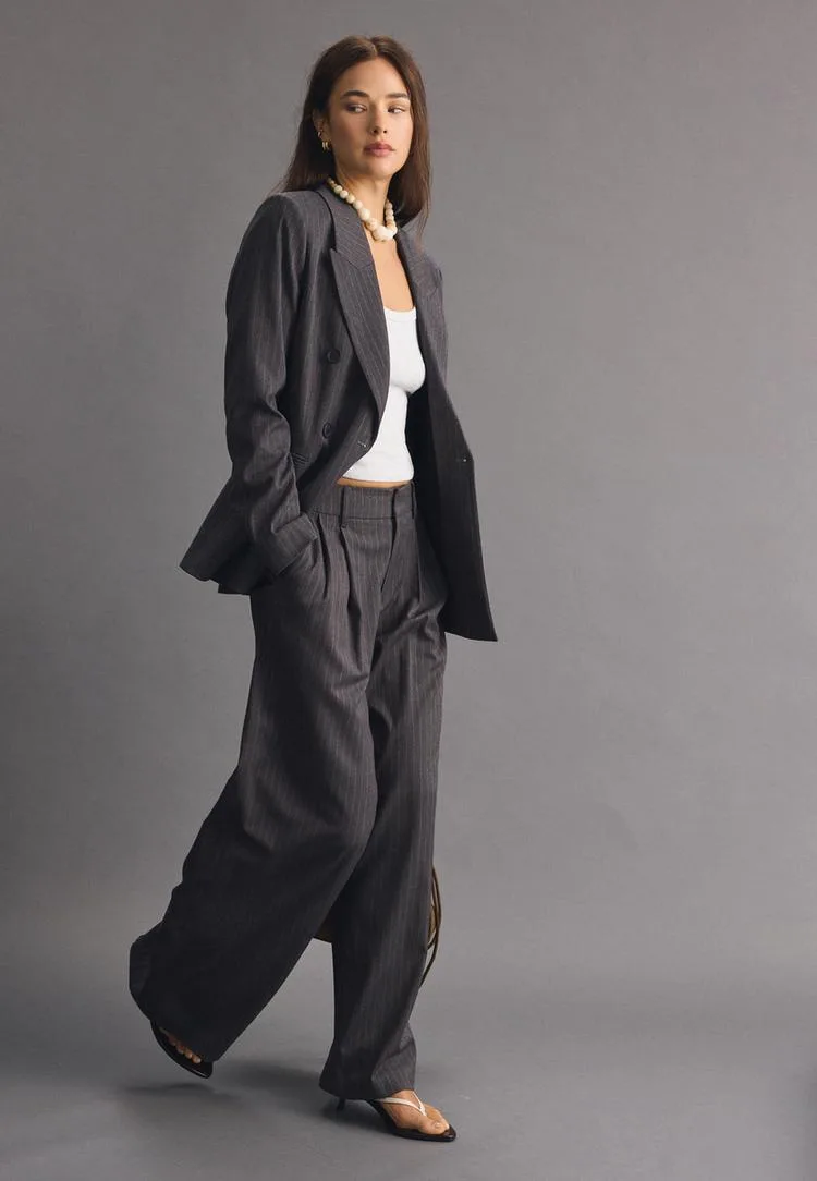 Gestreifte Wide-Leg-Hose Grau 44 - Stradivarius - FashionsVida