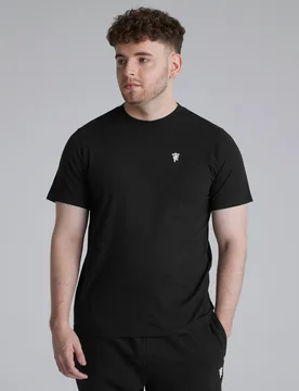 Manchester United Devil Essentials T-Shirt Black M - Raw - FashionsVida