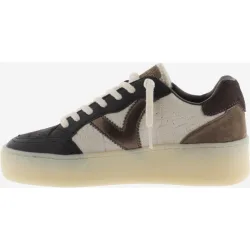 Zapatillas plataforma de mujer con piezas de serraje y detalles