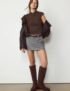 Beflocktes Qipao-T-Shirt Braun M - Stradivarius - FashionsVida