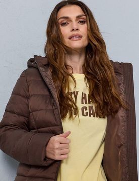 Giacca puffer trapuntata con cappuccio - marrone scuro