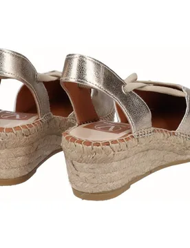 Alpargatas de cuña de mujer de piel con escote en pico - Viguera - FashionsVida