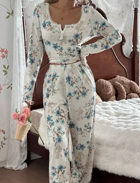 Conjunto de pijama de top de manga larga con cuello cuadrado y botones con estampado floral y encaje, y pantalones, ropa de otoño e invierno para muj - Shein - FashionsVida