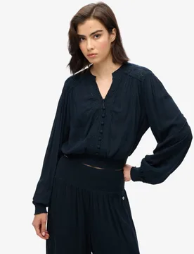Superdry Damen Langärmelige, Gesmokte Bluse mit Spitzenbesatz Marineblau - Größe: 42 - 64.99 - FashionsVida