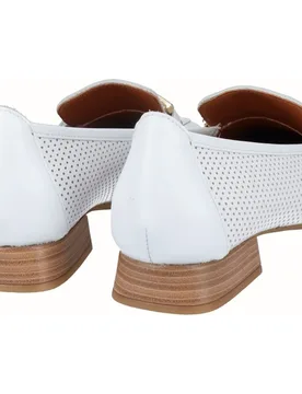 Mocasines de mujer de piel con hebilla - D'Chicas - FashionsVida