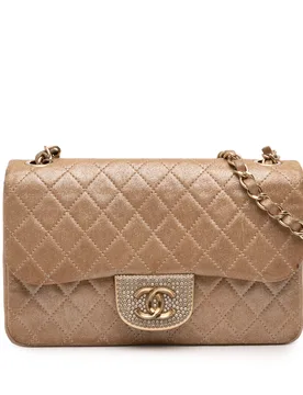 Small Quilted Iridescent Lambskin Pearl CC Crystal Flap - Chanel - FashionsVida