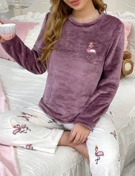 Conjunto de pijama cálido y esponjoso con top de manga larga y pantalones con estampado de flamencos en patchwork de franela, ropa de otoño e invier - Shein - FashionsVida