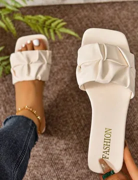 Sandalias deportivas de mujer, sandalias planas tipo chanclas con punta cuadrada y pliegues, deslizantes, casuales para la playa y exteriores - Shein - FashionsVida