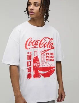 Herren Oversized Coca-Cola Lizenz Bedrucktes T-Shirt White Größe Large - boohooMAN - FashionsVida