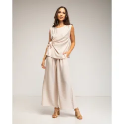 Conjunto de mujer de top sin mangas con lazada y pantalon elástico
