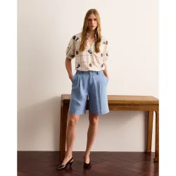 Blusa de mujer de manga corta bordada con flores