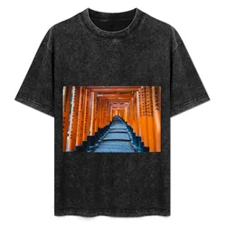 Fushimi Inari-taisha in Kyoto, Japan T-Shirt