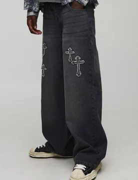 Herren Baggy Fit Gewaschene Kreuz-Applikation Jeans Hosen Charcoal Größe 32 - boohooMAN - FashionsVida