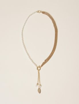 Collier avec pendentifs et perles