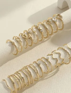 Anillos apilables de oro, con forma de corazón y rhinestones, en múltiples estilos, anillos de nudillo, set de anillos gruesos de oro, anillos apila - Shein - FashionsVida