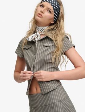 Superdry Damen Bench Gestreiftes Kurzarmhemd mit Schmaler Passform Beige - Größe: XL