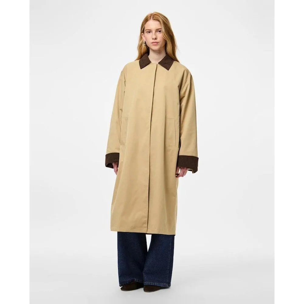 Abrigo largo tipo gabardina de mujer - Pieces - FashionsVida