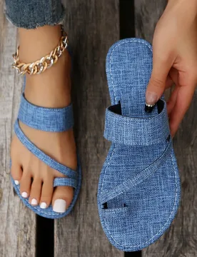 Nuevas sandalias planas de dedo tipo chanclas de moda para mujer, atuendos de primavera y verano - Shein - FashionsVida