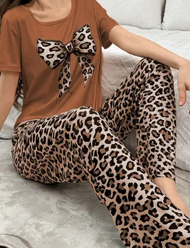 Conjunto de pijama de manga corta con estampado de leopardo y lazos para mujer - Shein - FashionsVida