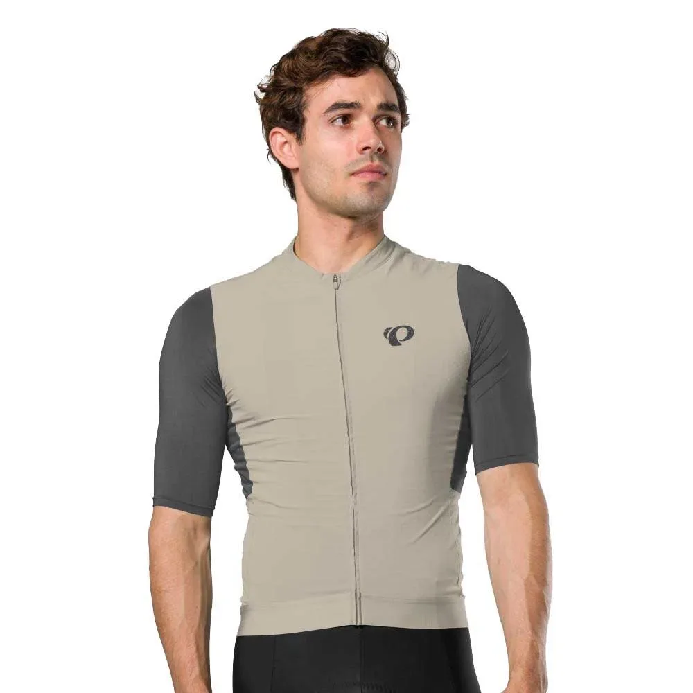 Izumi Maglia A Maniche Corte Expedition Feather Grey / Dark Shadow - Pearl - FashionsVida