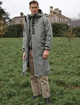 Superdry Men's Ultimate Waterproof Superdry Robe Hellgrün - Größe: One Größe - 199.99 - FashionsVida