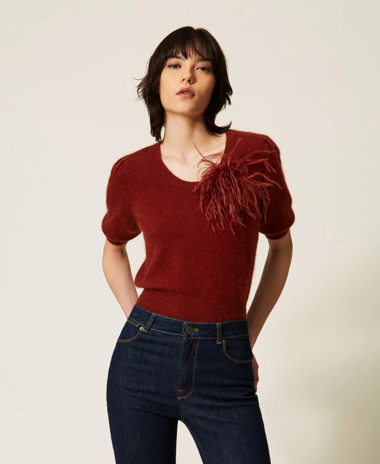 Pull en angora mélangé avec broche - TWINSET - FashionsVida