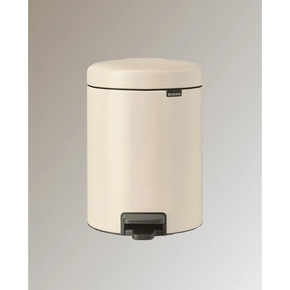Papelera de baño con pedal NewIcon 5L - Brabantia - FashionsVida