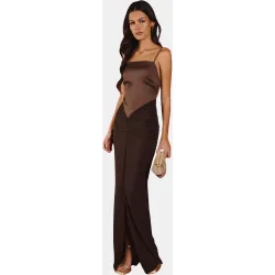 Vestido largo con cuerpo satinado y falda fruncida