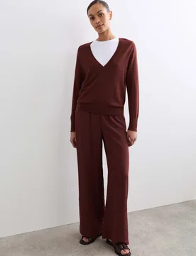 Pure Merino Wool V-Neck Jumper Rum female - Jaeger - FashionsVida