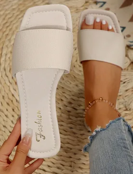 Sandalias deslizantes negras talla grande para mujeres, nuevas sandalias planas de punta cuadrada negras para primavera/verano, adecuadas para usar co - Shein - FashionsVida