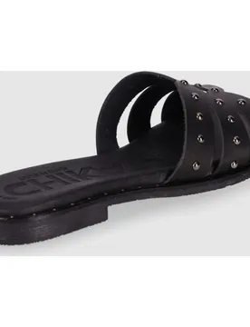 Sandalias planas de mujer en piel con corte simétrico y plantilla acolchada - Chika10 - FashionsVida