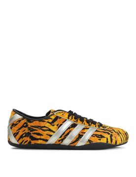 Adidas Originals Sneakers di Tokyo