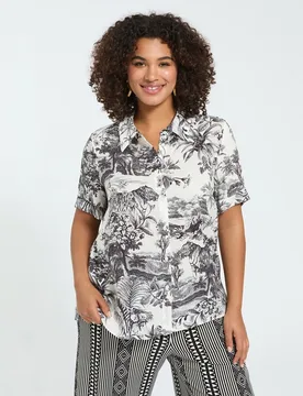 Camisa de mujer boxy con estampado exótico versátil y fácil de combinar se presta a mil combinaciones diferentes - Fiorella Rubino - FashionsVida
