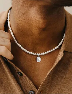 Pieza Colgante con inicial de bloque de circonita pavé, ancho de 6 mm, collar de perla falsa para hombres, para fiesta - Shein - FashionsVida