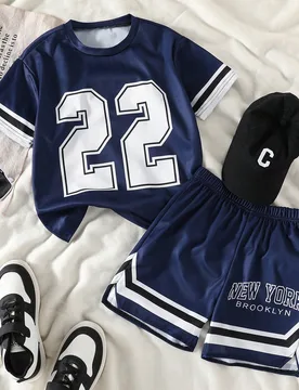 Conjunto de baloncesto azul marino para niños, camiseta de cuello redondo de punto elástico con estampado gráfico y pantalones cortos, ropa de call - Shein - FashionsVida