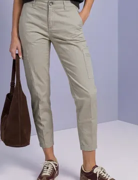 Slim Leg Chino mit Taschen im Cargo-Look female Beige