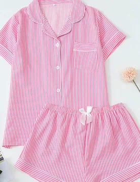 Conjunto de pijama de mujer con estampado de rayas, de manga corta y pantalón corto - Shein - FashionsVida