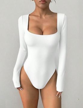 Un mono de manga larga con cuello cuadrado sexy para primavera/verano, con un diseño de cuello cuadrado profundo, una pieza básica de ajuste ceñido
